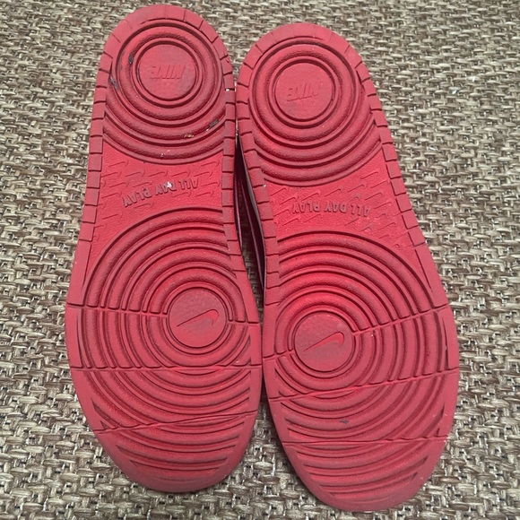 Boys Nike Court Borough Low, size 3. - Picture 3 of 4